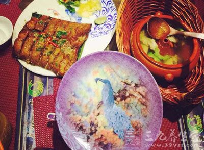 两个人简单吃了点老杜和渠钦吃剩的饭菜 两个人简单吃了点老杜和渠钦吃剩的饭菜