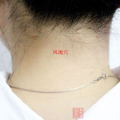 通过按摩风池、束骨、昆仑、后溪、悬钟等一些穴位来治疗颈椎病