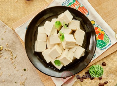 患者平时应该多吃一些豆制品,促进肌肉骨骼关节代谢 患者平时应该多吃一些豆制品,促进肌肉骨骼关节代谢