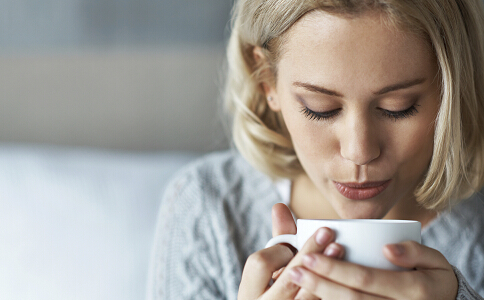 适合女性冬天喝的茶 冬天女性适合喝什么茶 冬天喝什么茶暖身