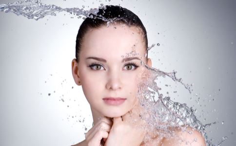 女人什么年纪开始衰老 影响皮肤衰老的因素 如何抗衰老