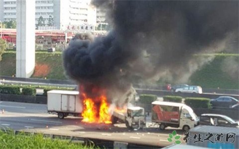 台高速火烧车事故 汽车着火怎么办