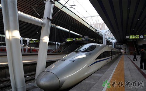 乘警抓获高铁惯偷 春运防小偷必备指南