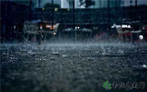 南方强降雨扩大 暴雨天气安全提示