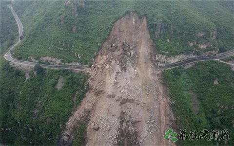 山体崩塌前10分 山体滑坡的预兆