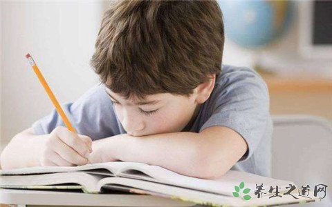 暑假要做的卷子重4斤 学生怎样减压最好