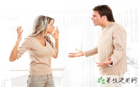 两男子争执吐口水 哪些方法能让你远离争吵