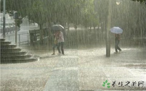 成昆铁路乐山水害 暴雨天气的注意事项