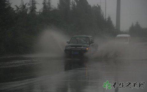 福建强降雨 遇到暴雨天气该怎么办