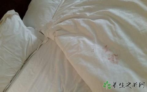 记者卧底酒店客房 入住酒店就注意什么