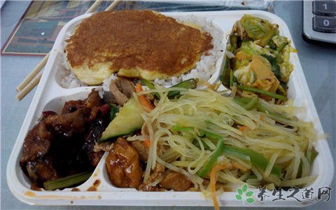 高铁盒饭停止使用 常吃盒饭有哪些危害