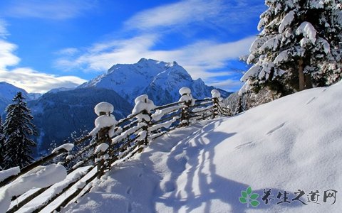 成都的雪人卖15块 下雪要注意什么